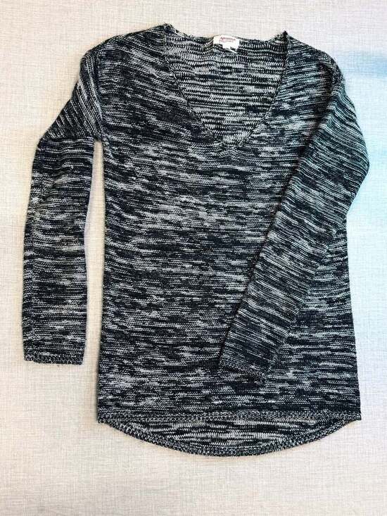 Arizona Jean Company Sweaters - Arizona Jean Co. Women's XS Black & White Marled V-Neck Knit Sweater